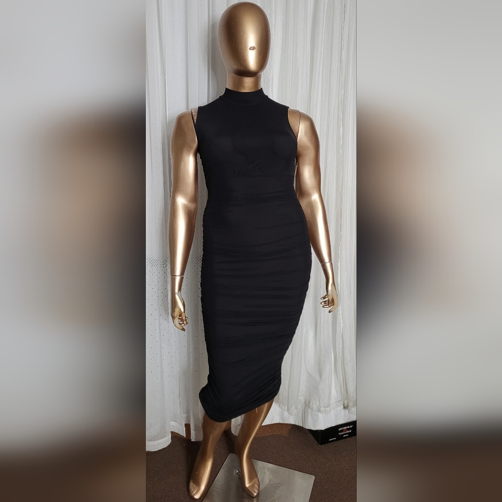 Elegant Black Sleeveless Dress